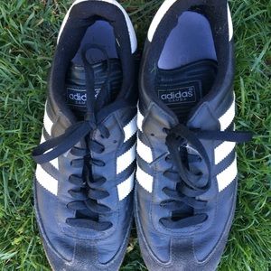 Men’s Adidas Samba Indoor Soccer Shoes, Size 8